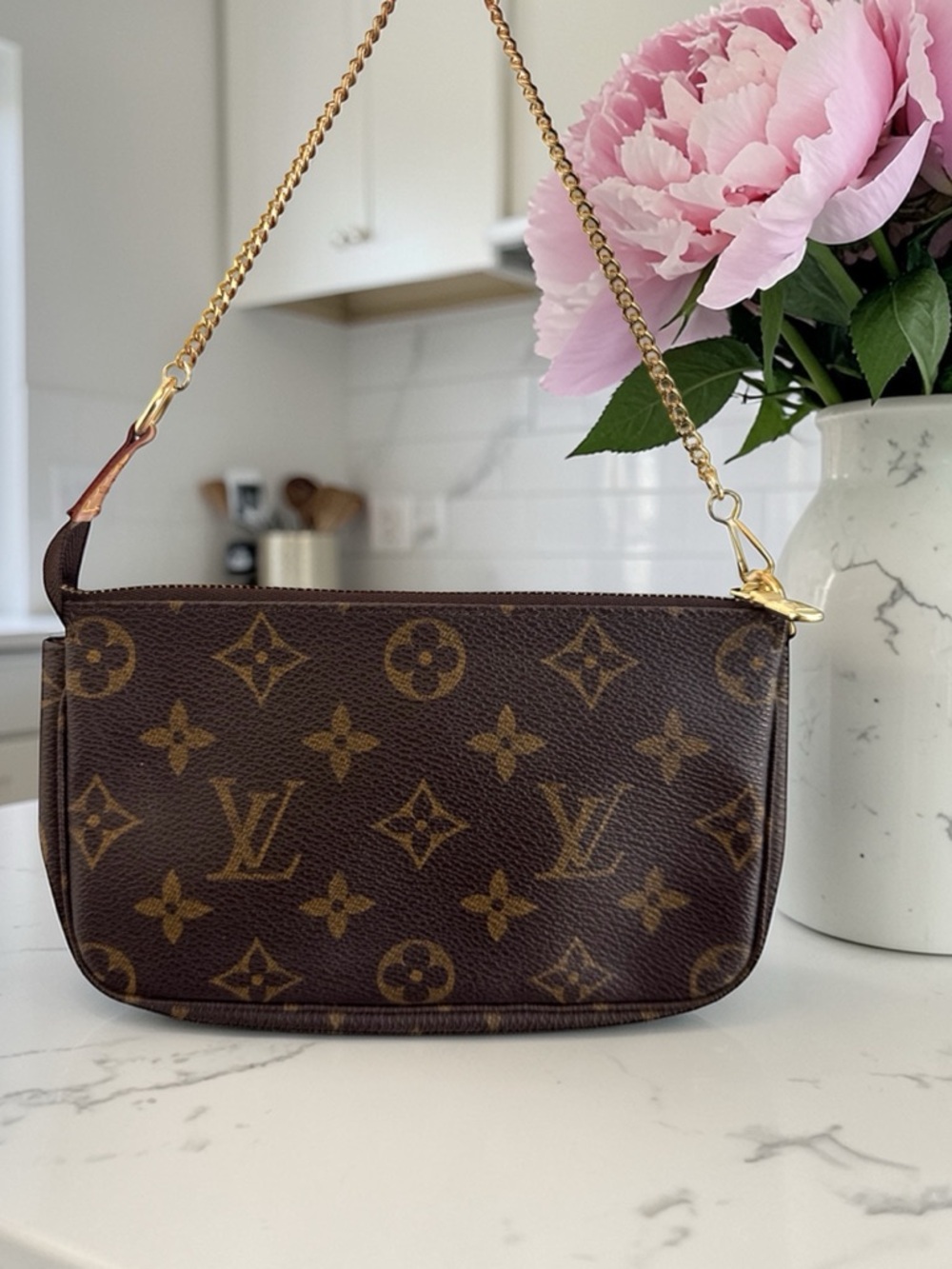 Louis Vuitton Mini Pochette Accessoires
Monogram Canvas Vintage 2002 ✨ - Picture 3 of 11